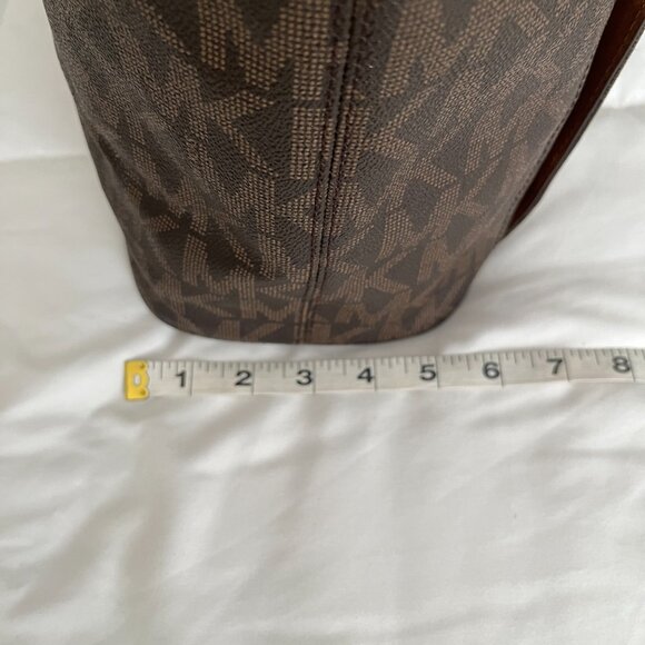 Michael Kors Jet Set MK Signature Brown Medium Top Zip Snap Pocket Tote - Picture 5 of 15